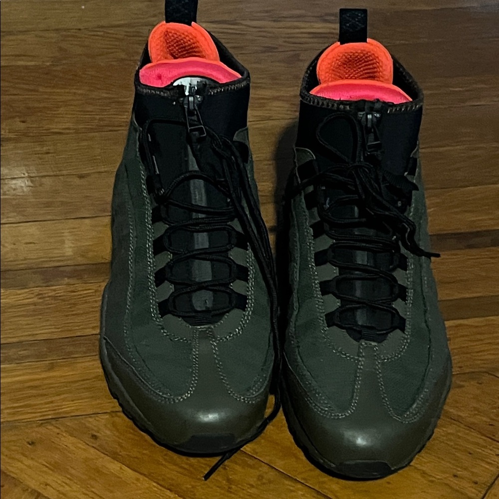 Nike Men's Air Max 95 Olive/Black/Red Hi Sneaker